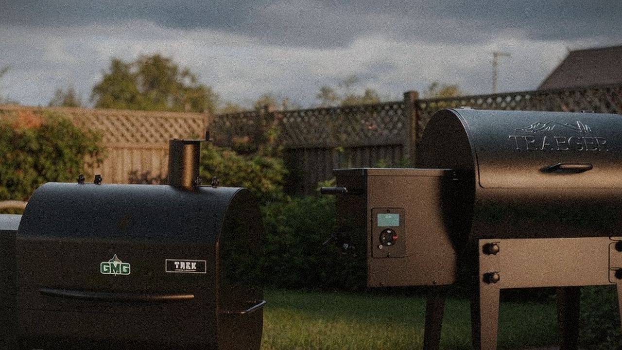Searing and grate view: Green Mountain Grills Trek next to Traeger Tailgater 20