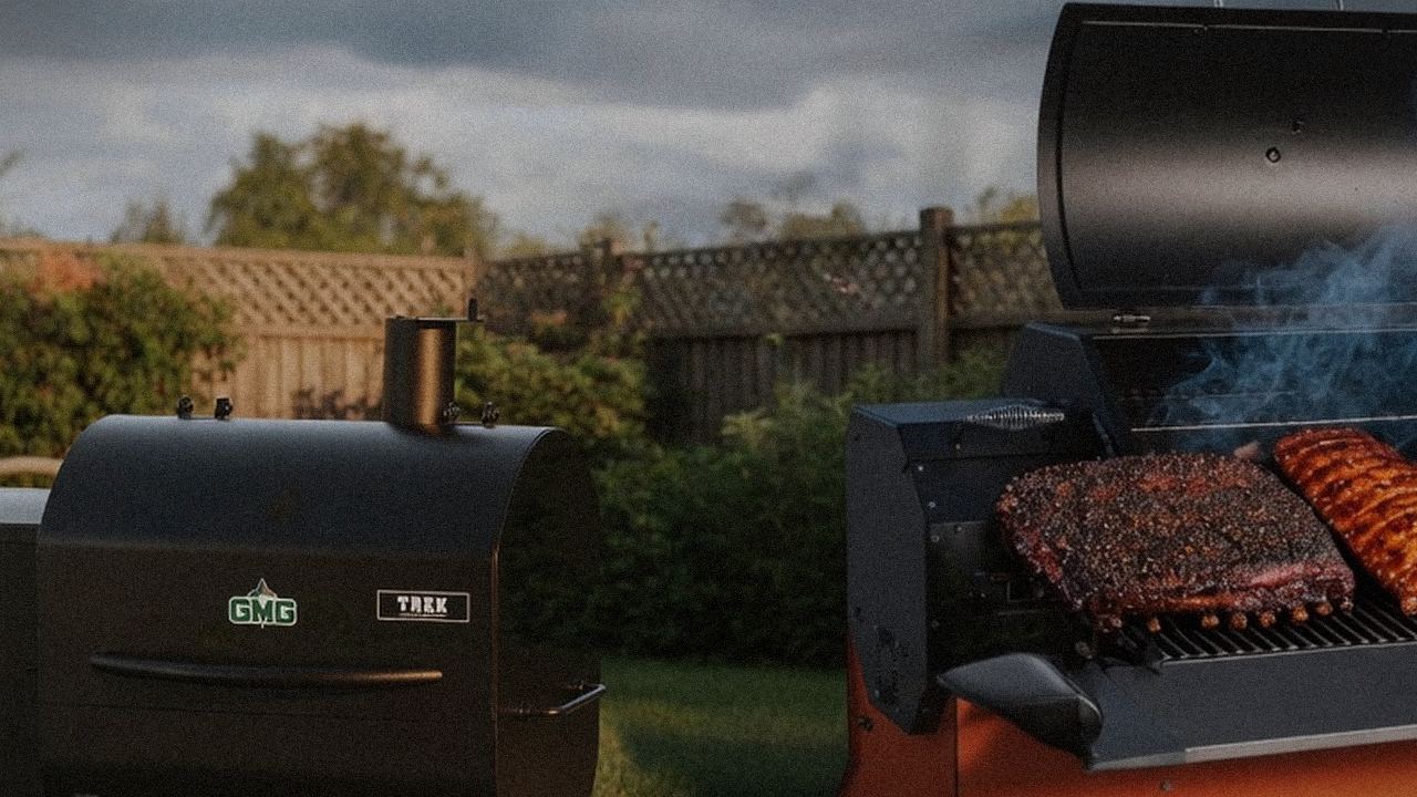 Searing and grate view: Green Mountain Grills Trek next to Yoder Smokers YS640s