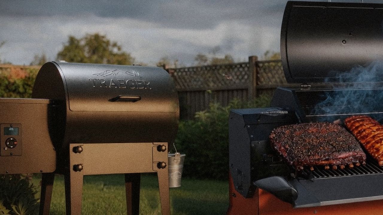 Searing and grate view: Traeger Tailgater 20 next to Yoder Smokers YS640s